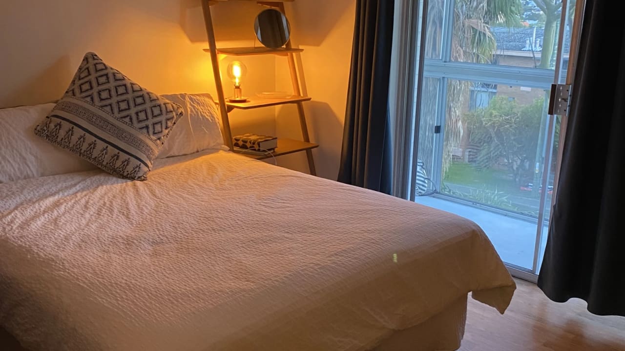 Furnished room in a flatshare