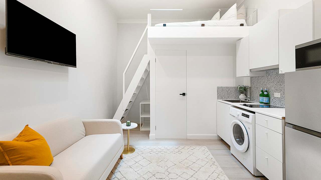Room studio flat for rent