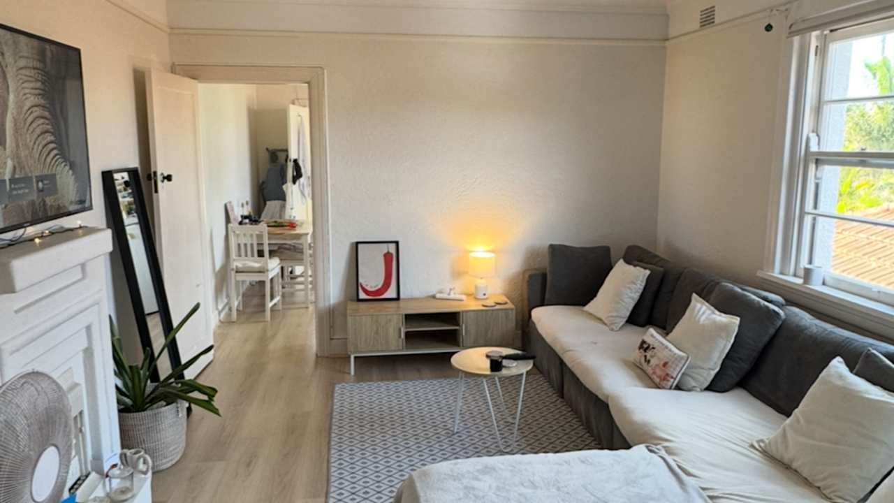 Furnished room in a flatshare