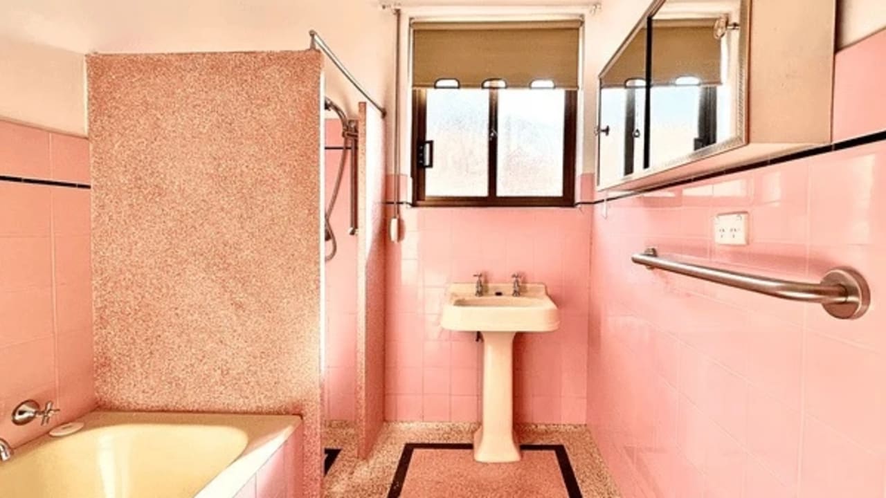Room in a share house