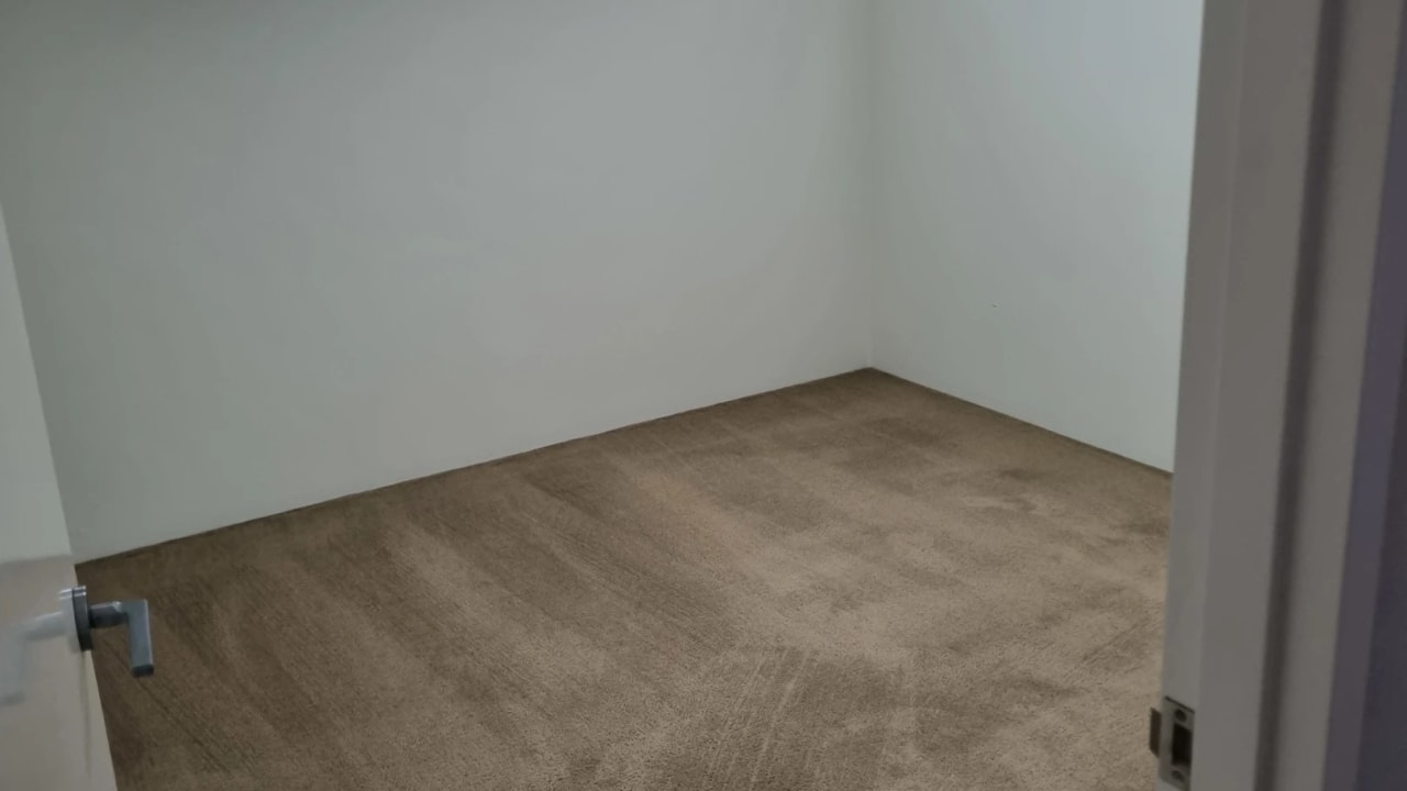 Unfurnished room with own bathroom