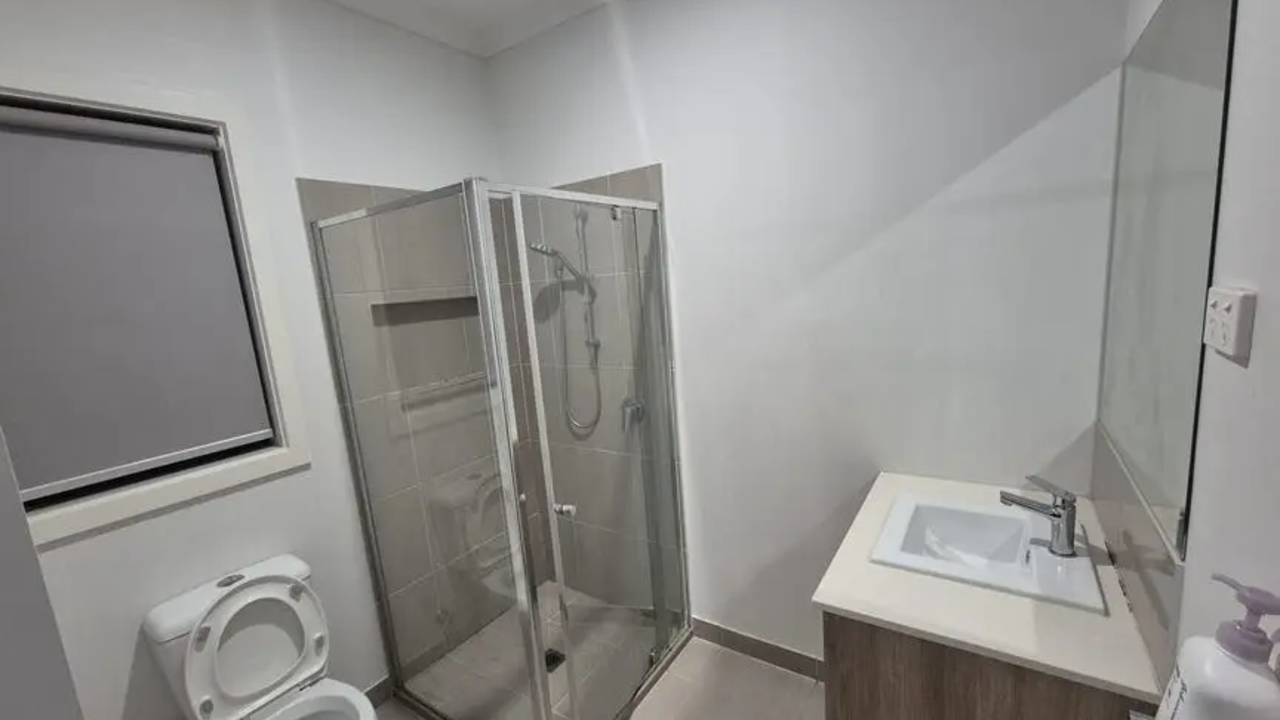 Whole property with 4 rooms for rent
