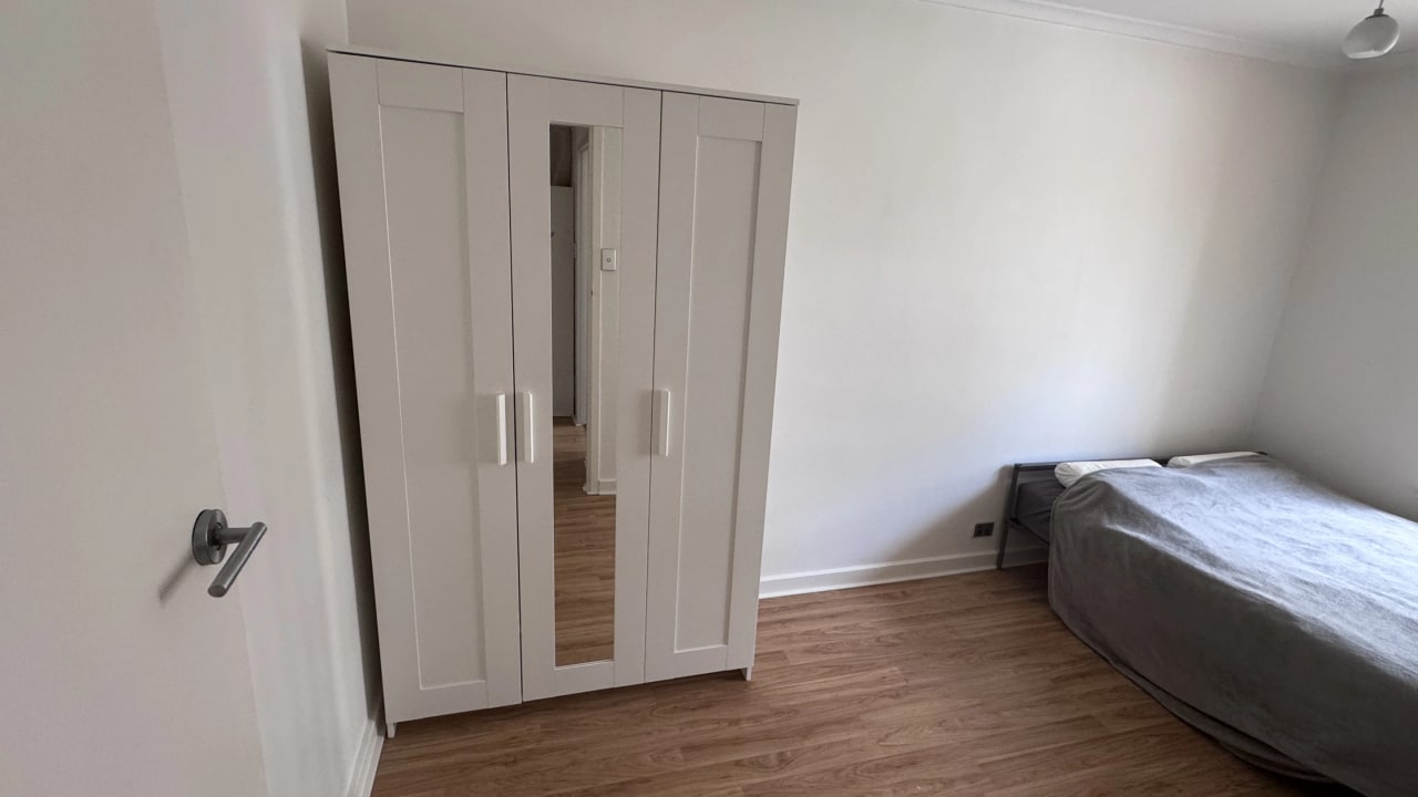 Furnished room in a flatshare