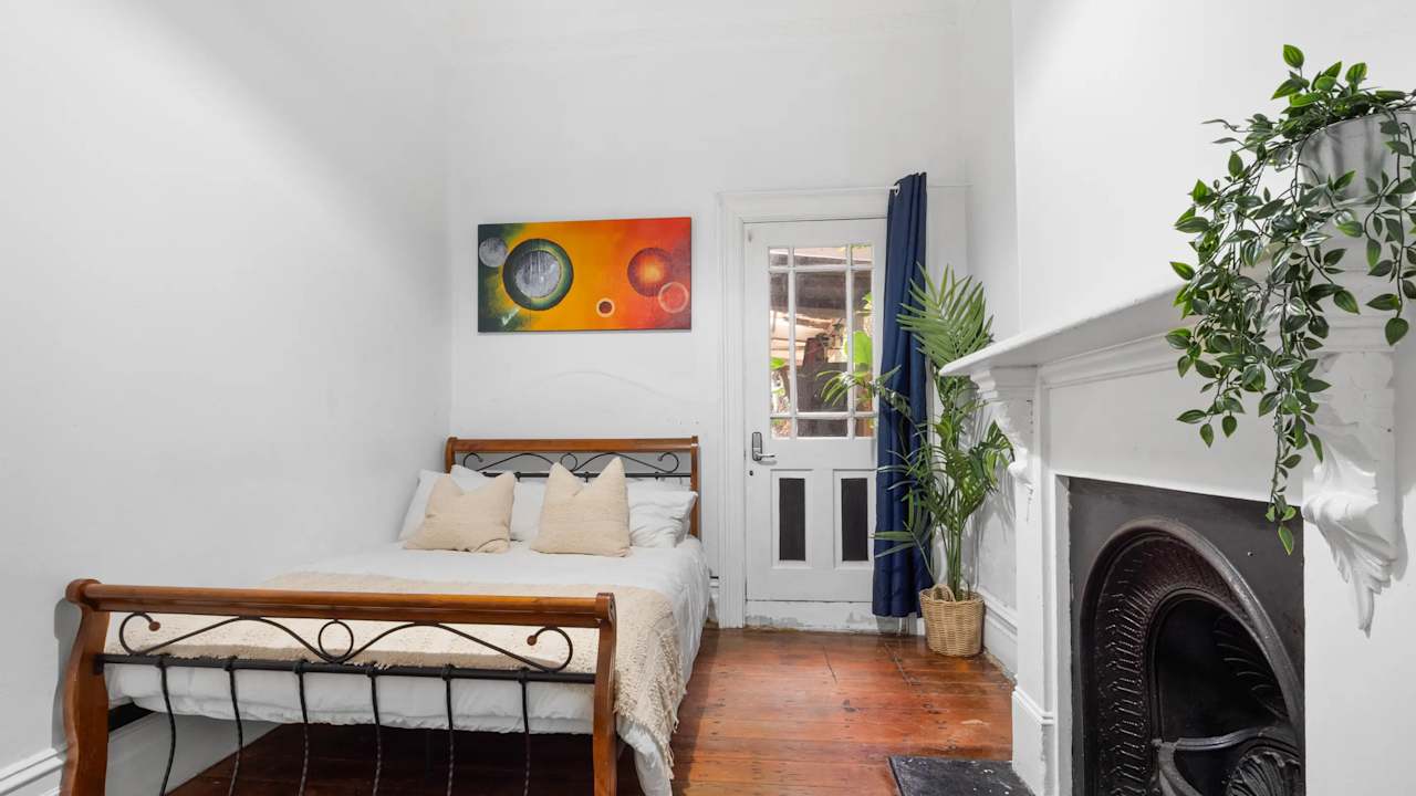 Furnished room in a share house