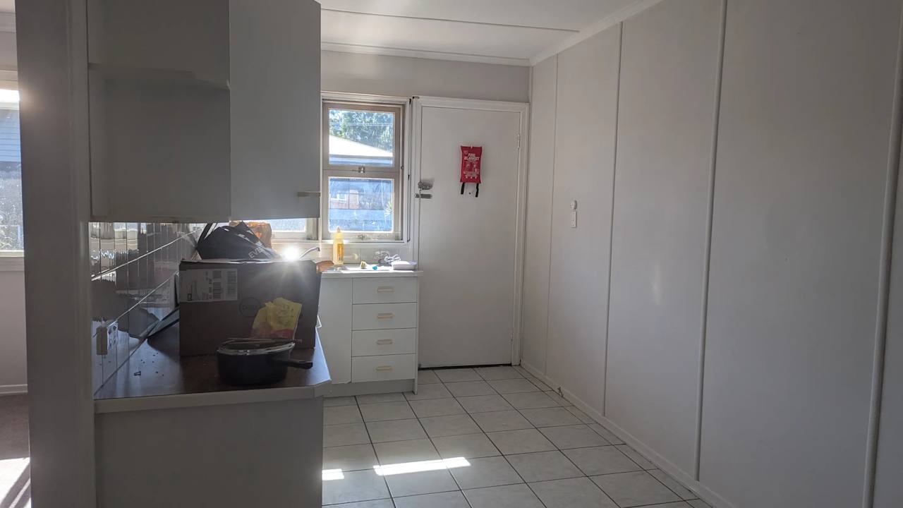Unfurnished room in a flatshare