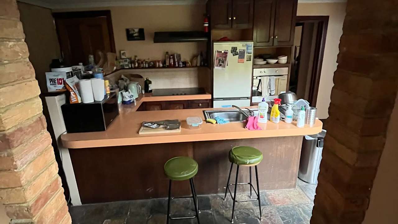 Room in a share house