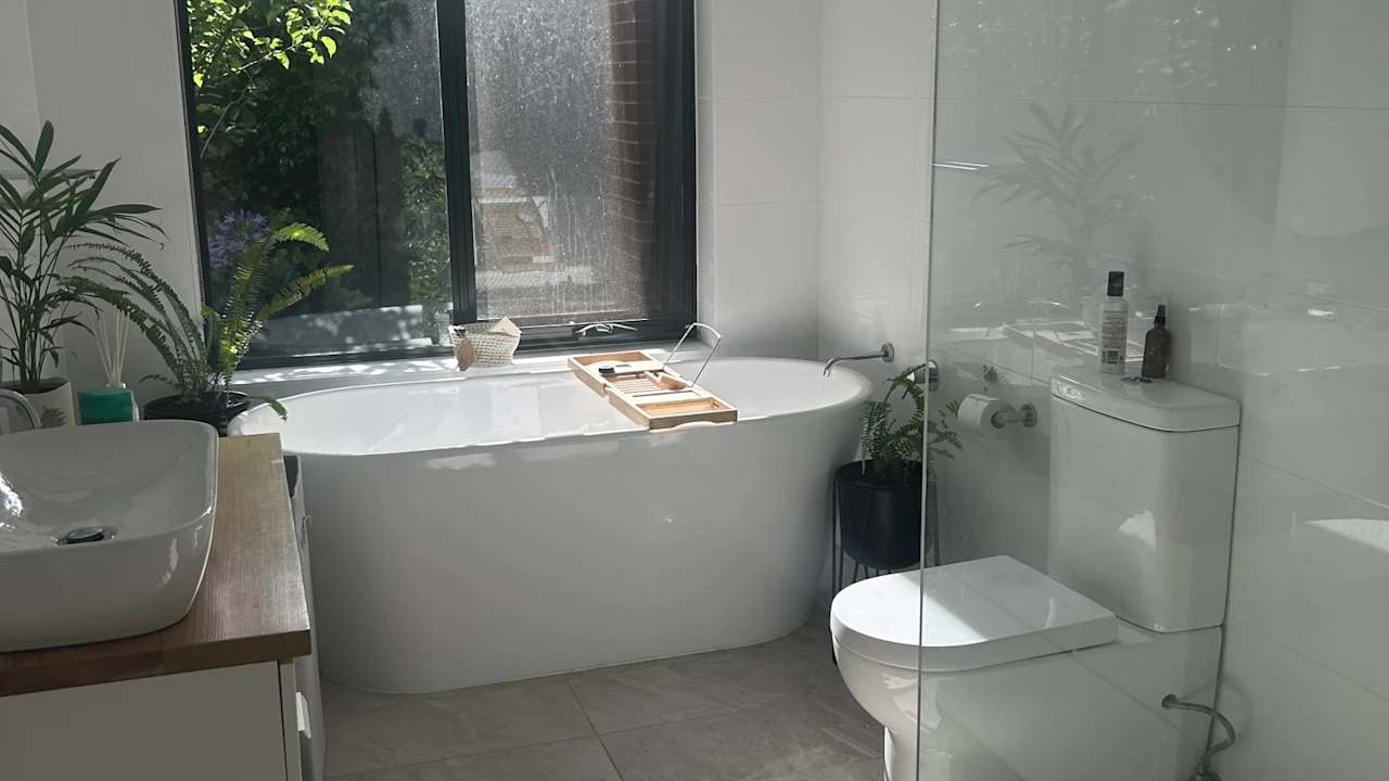 Furnished room with own bathroom