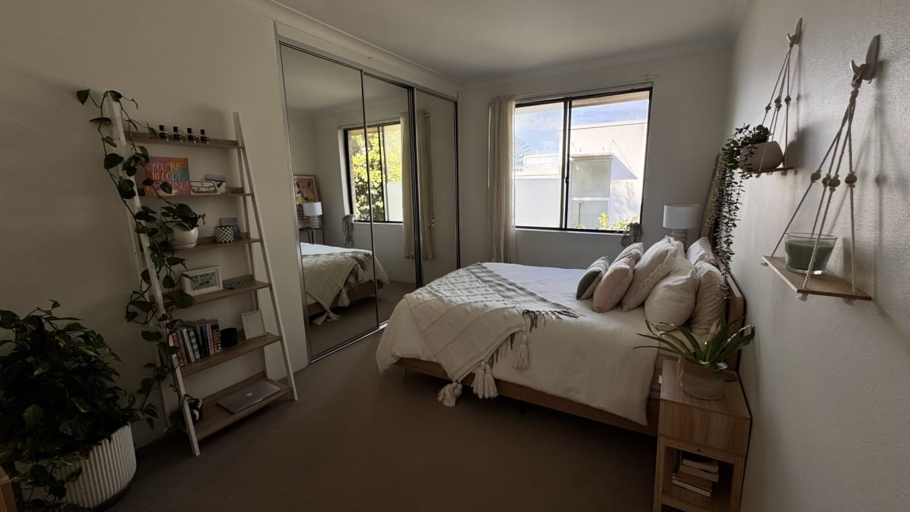 Furnished room in a flatshare