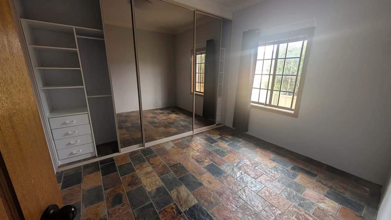 Unfurnished room in a share house