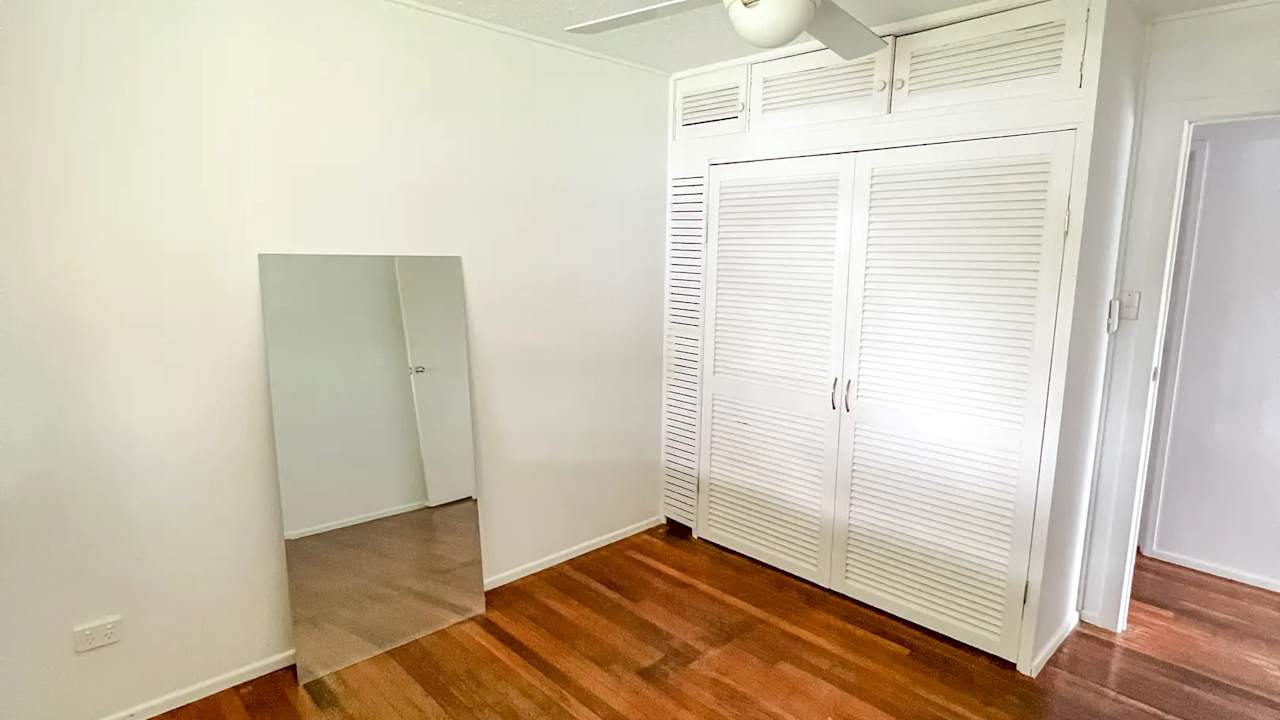 Unfurnished room with own bathroom
