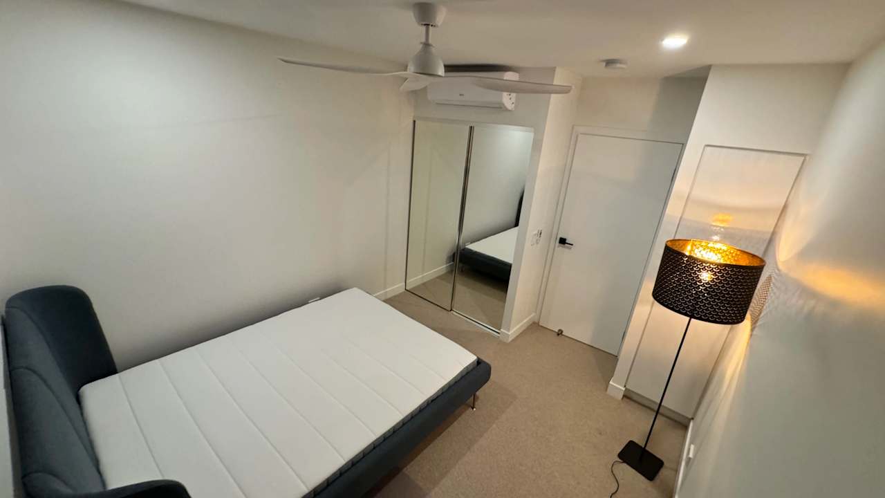 Furnished room with own bathroom