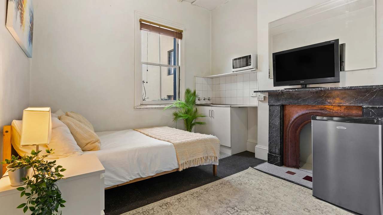 Furnished room studio flat for rent