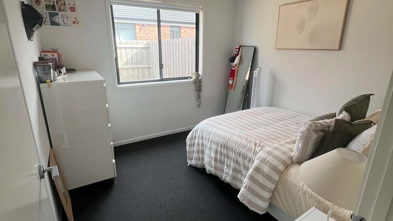 Unfurnished room in a share house