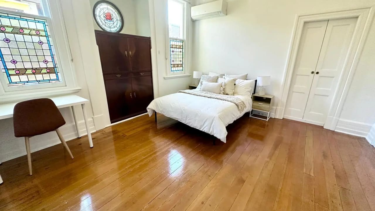 Room in a share house