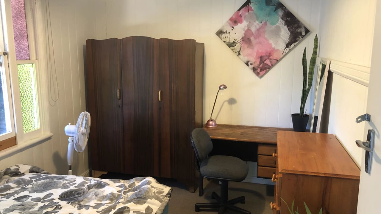 Furnished room in a share house