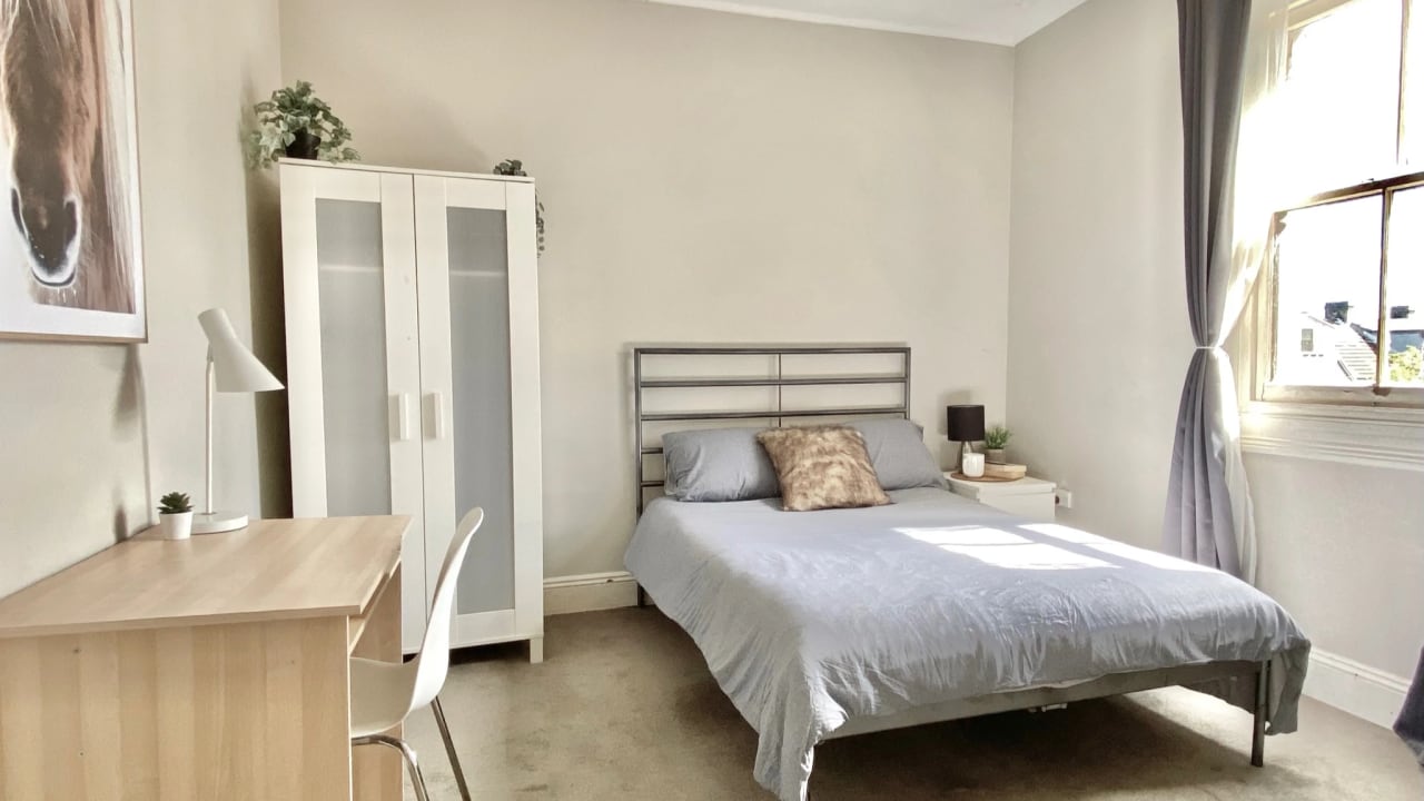 Furnished room in a share house