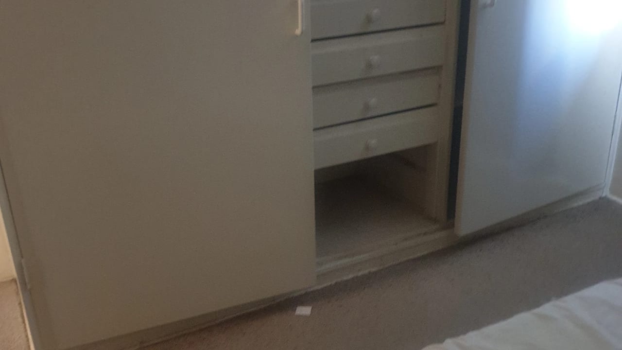Room in a share house