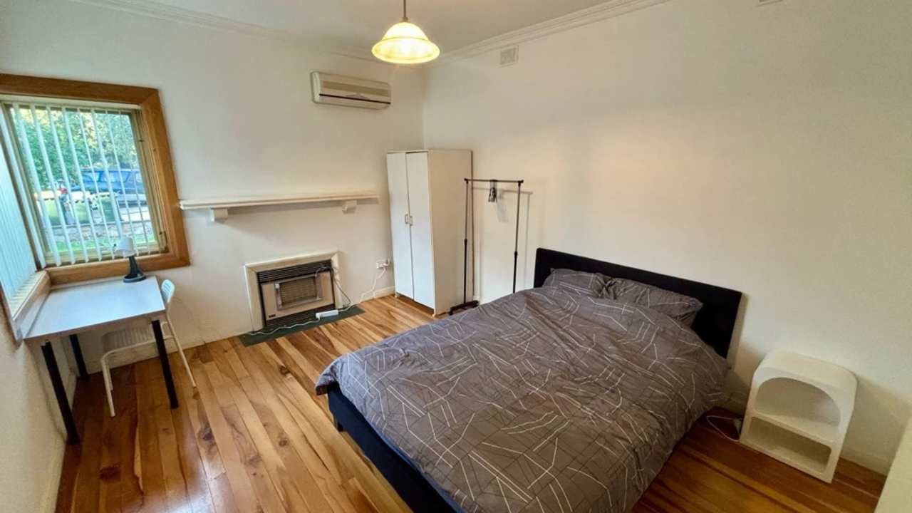 Room in a share house