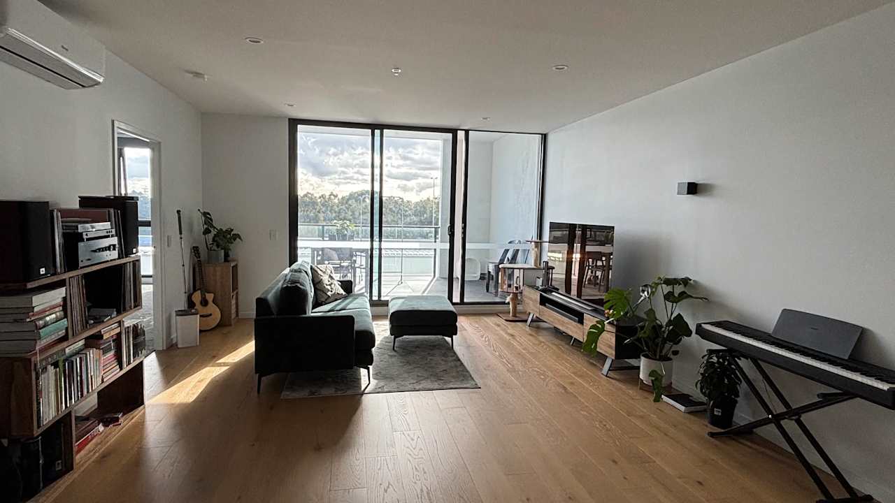 Furnished room with ensuite in a flatshare