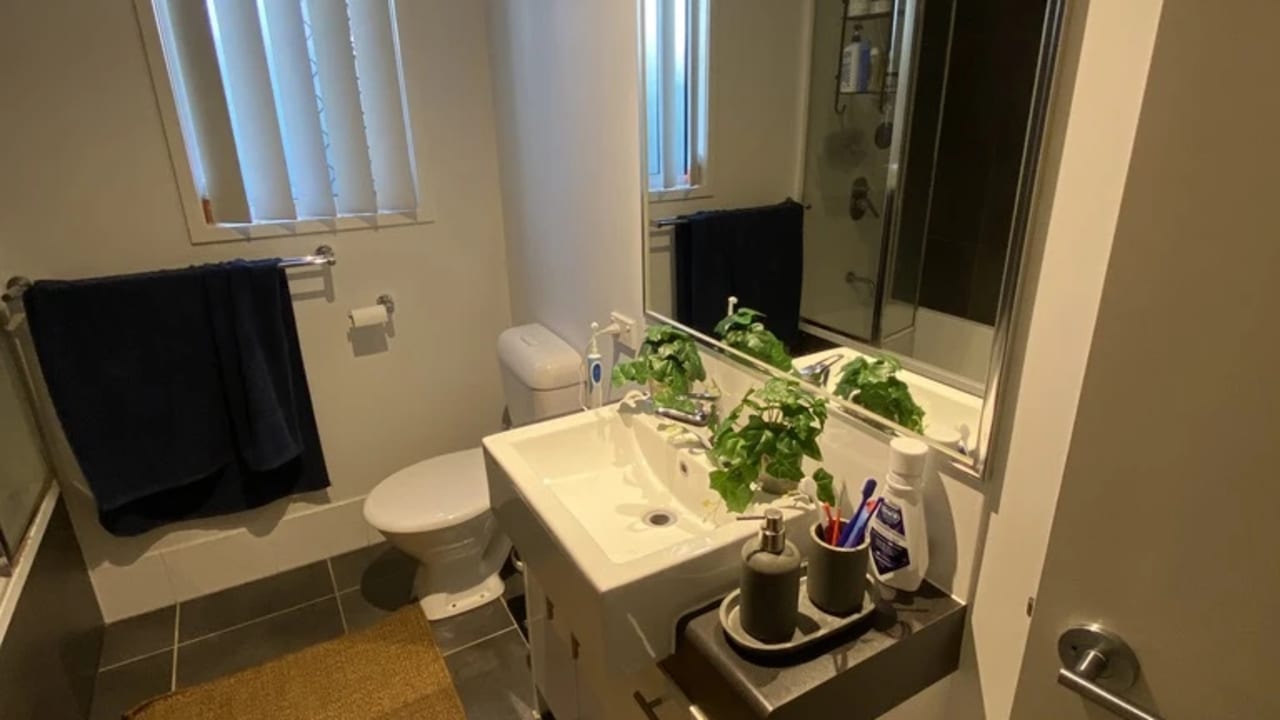 Furnished room in a share house