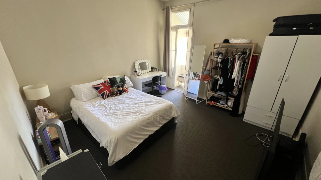 Room in a share house