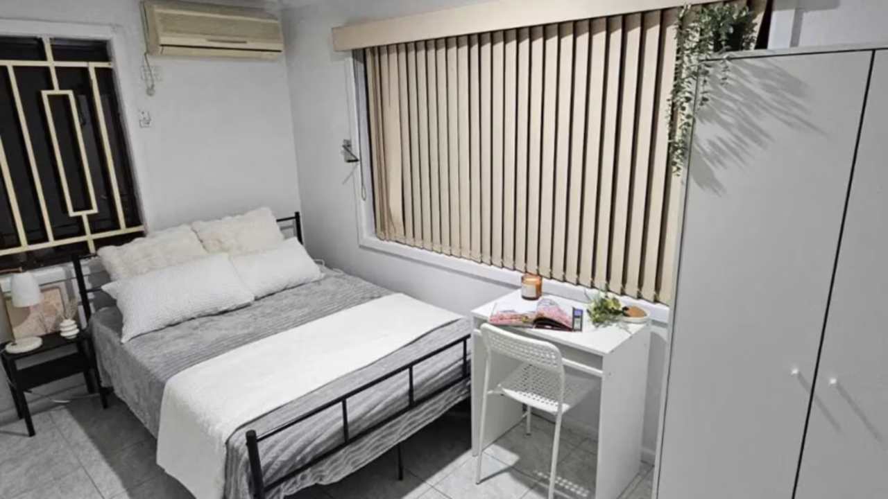 Furnished room in a share house