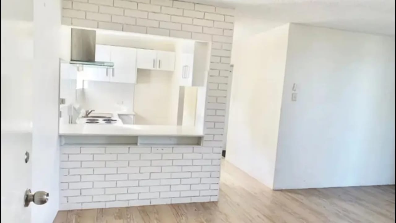 Unfurnished room in a flatshare