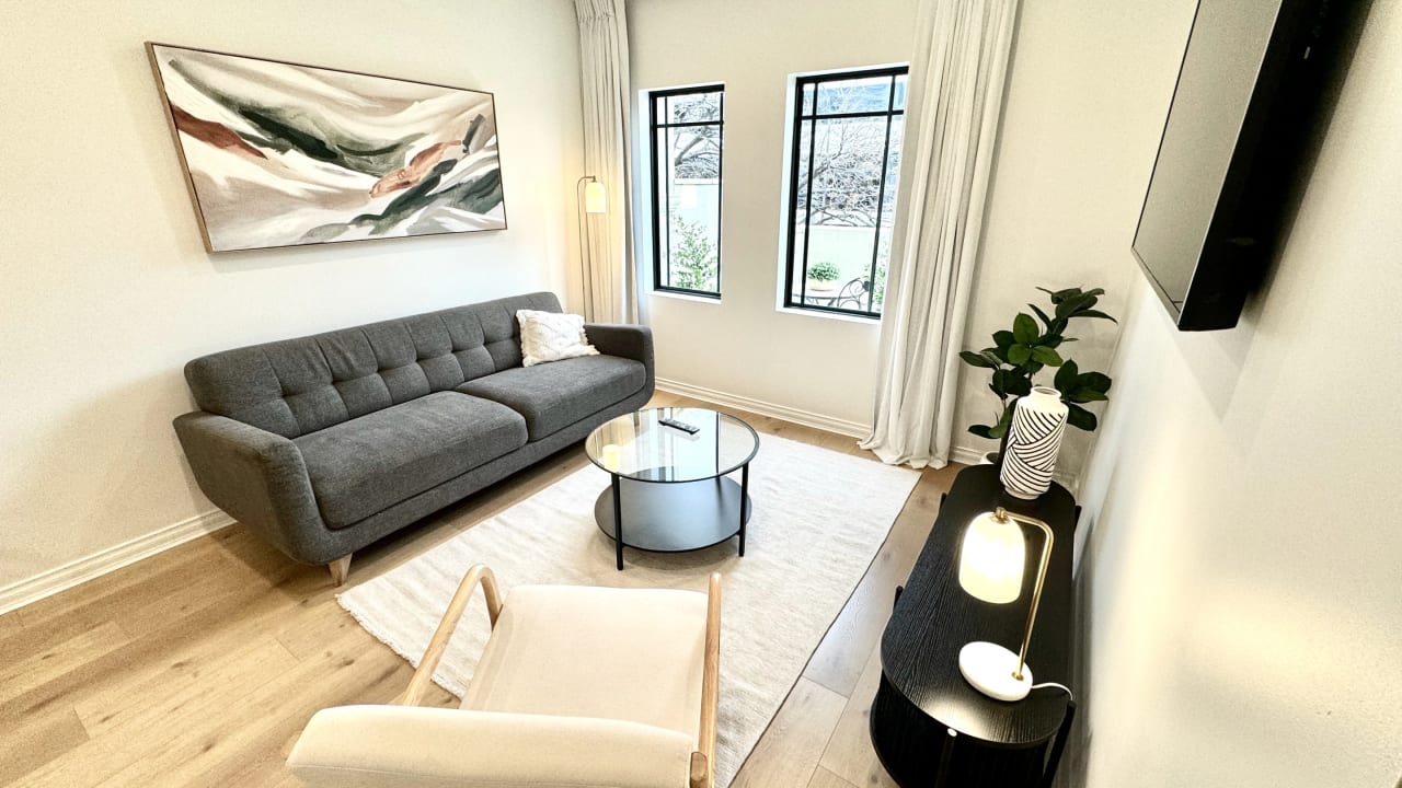 Whole property with 2 rooms for rent