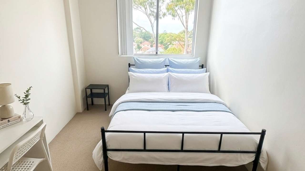 Furnished room in a flatshare