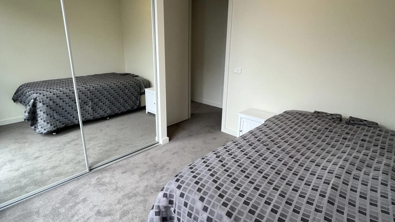Furnished room in a flatshare