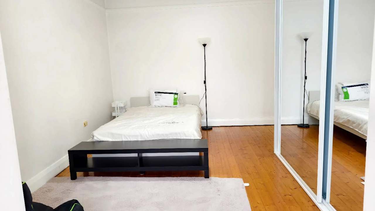 Furnished room in a share house