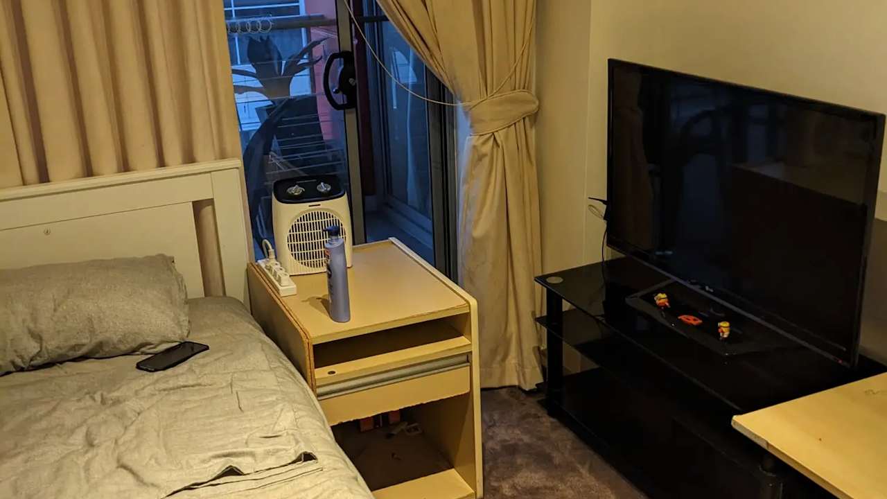 Furnished room in a flatshare