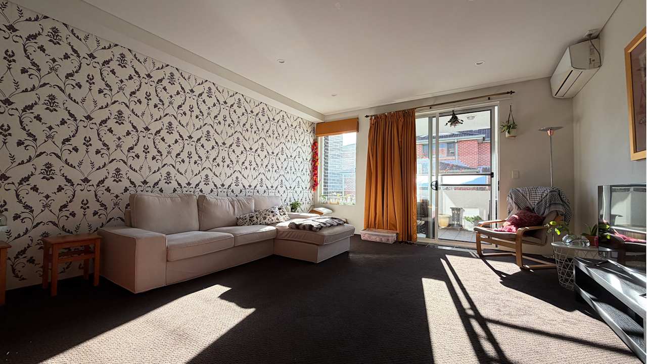 Unfurnished room in a share house
