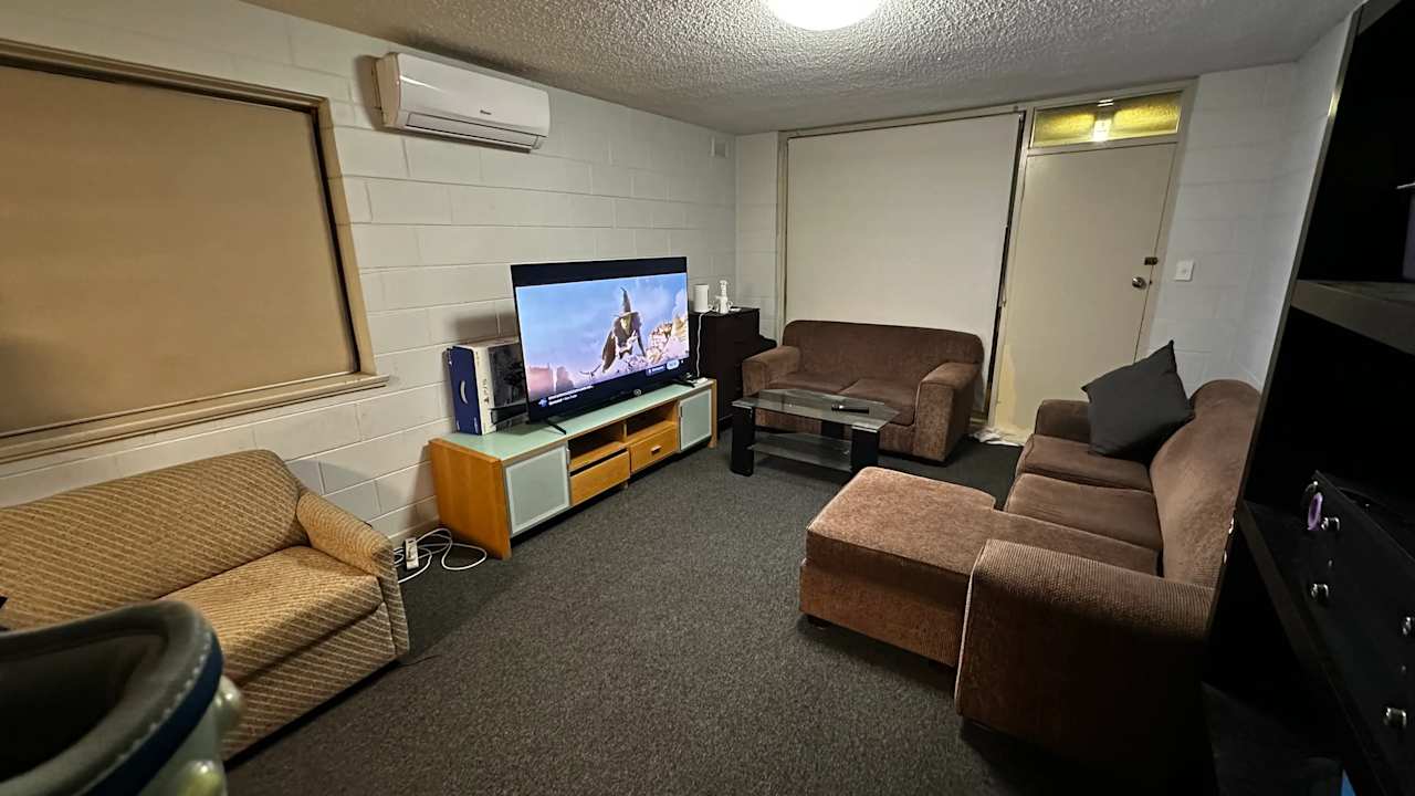 Whole property with 2 rooms for rent