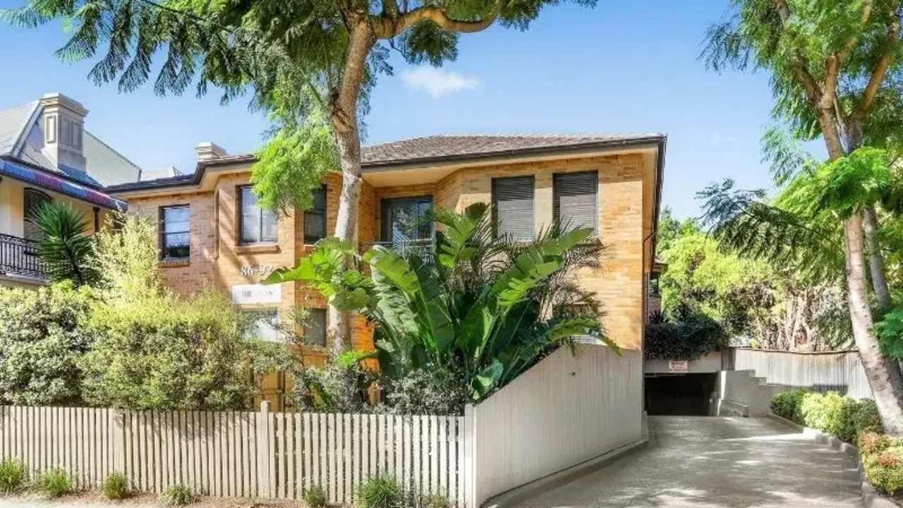 Unfurnished room in a flatshare