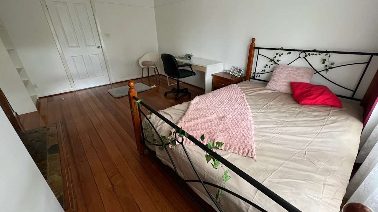 Room in a share house