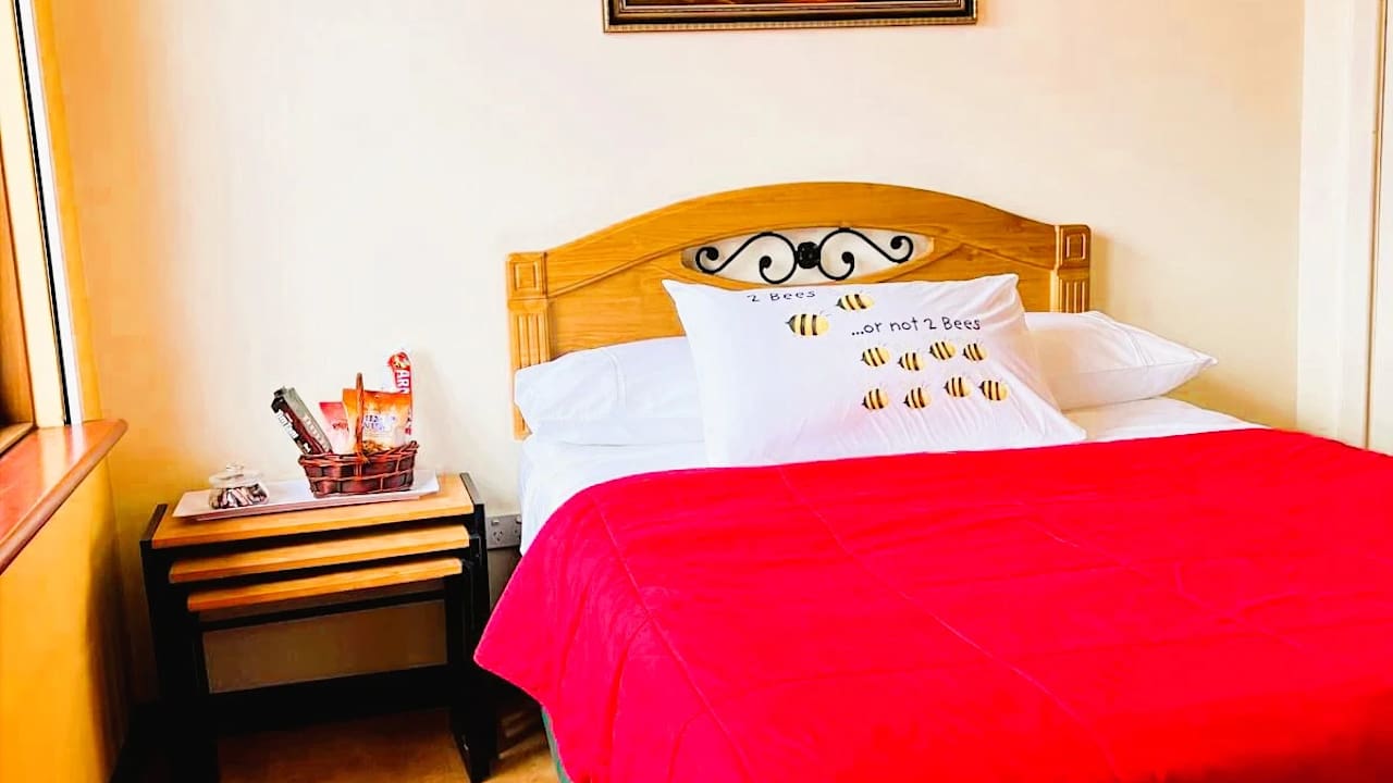 Furnished room in a flatshare