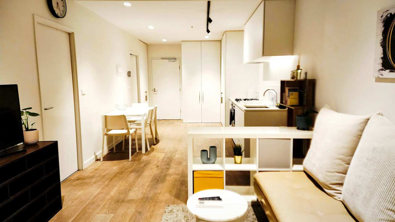 Furnished room with ensuite in a flatshare