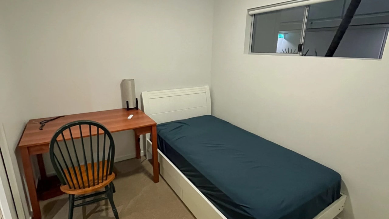Furnished room in a flatshare