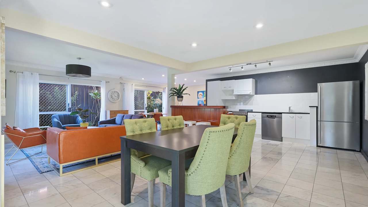 Whole property with 4 rooms for rent