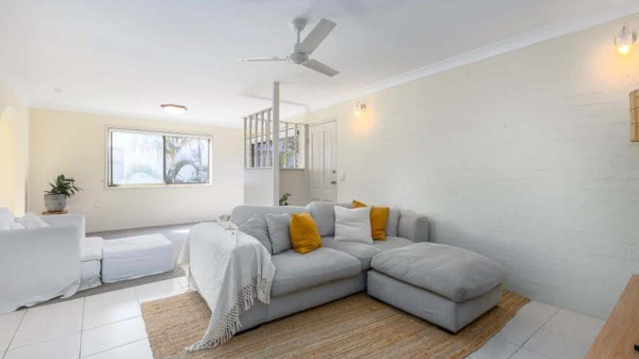 Whole property with 2 rooms for rent