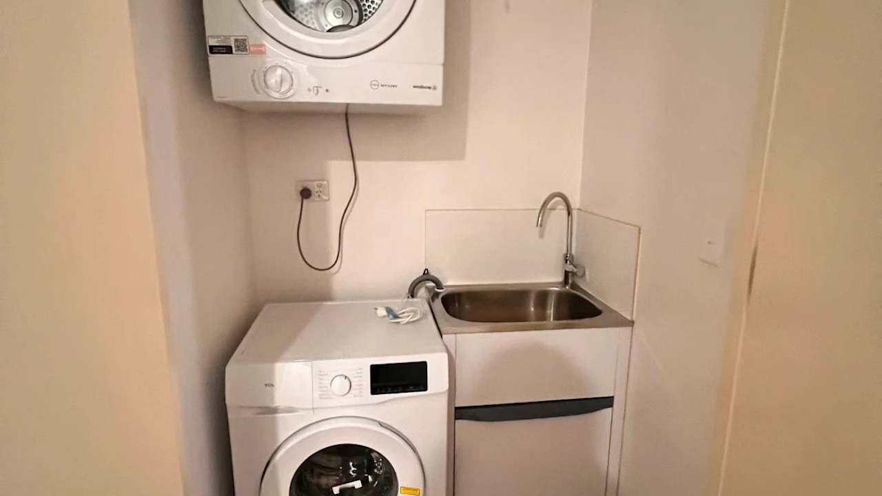 Furnished room with ensuite in a flatshare