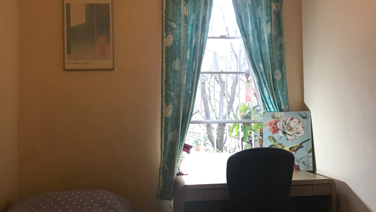 Furnished room in a share house