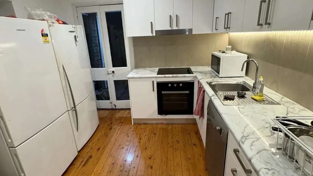 Furnished room in a share house