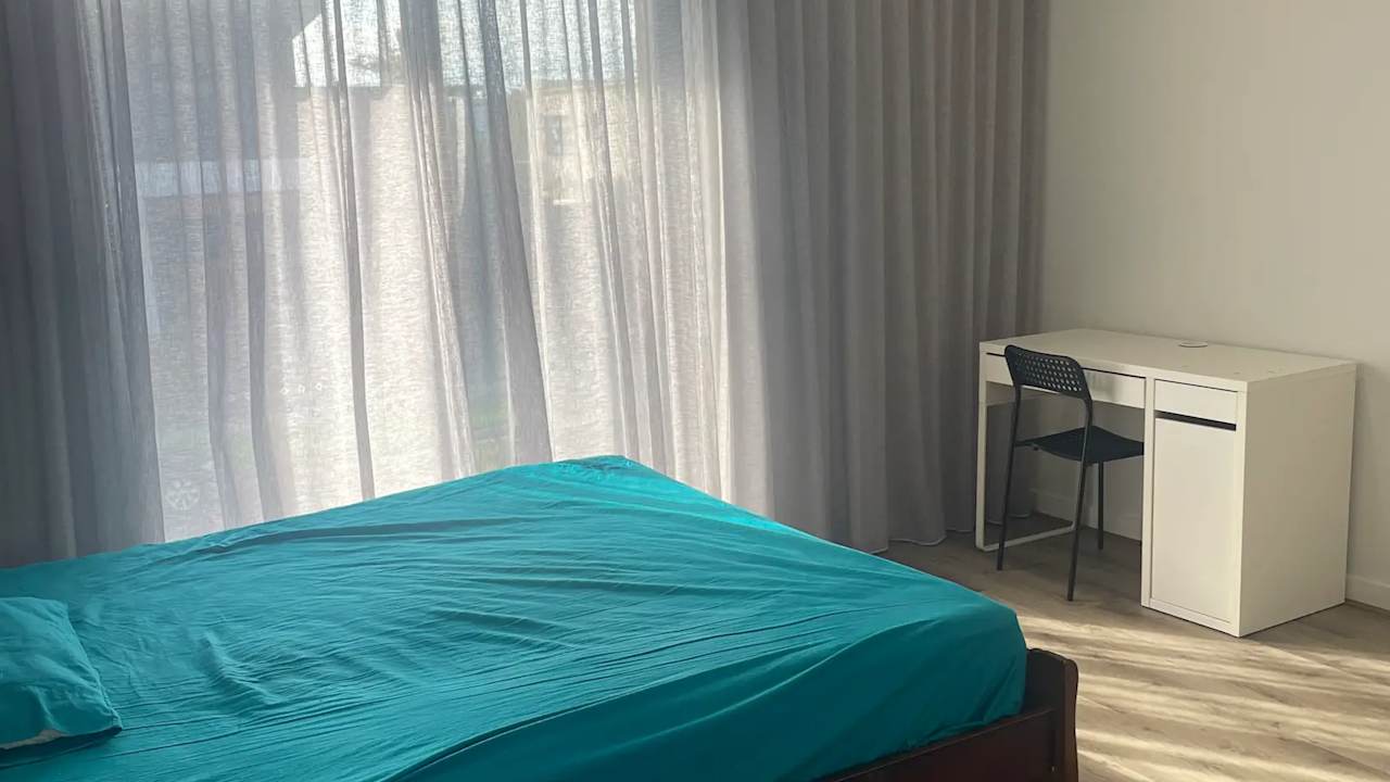 Room in a share house