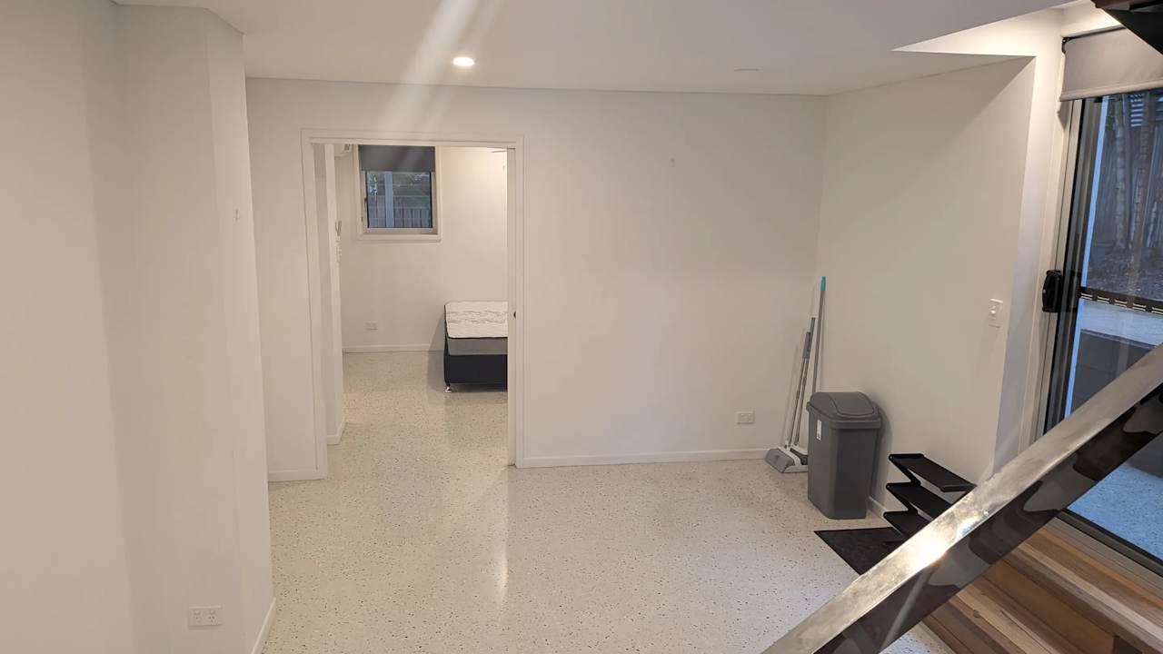 Unfurnished room with ensuite in a flatshare