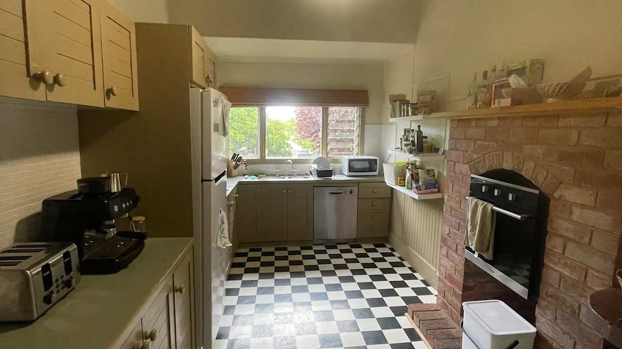 Furnished room in a share house