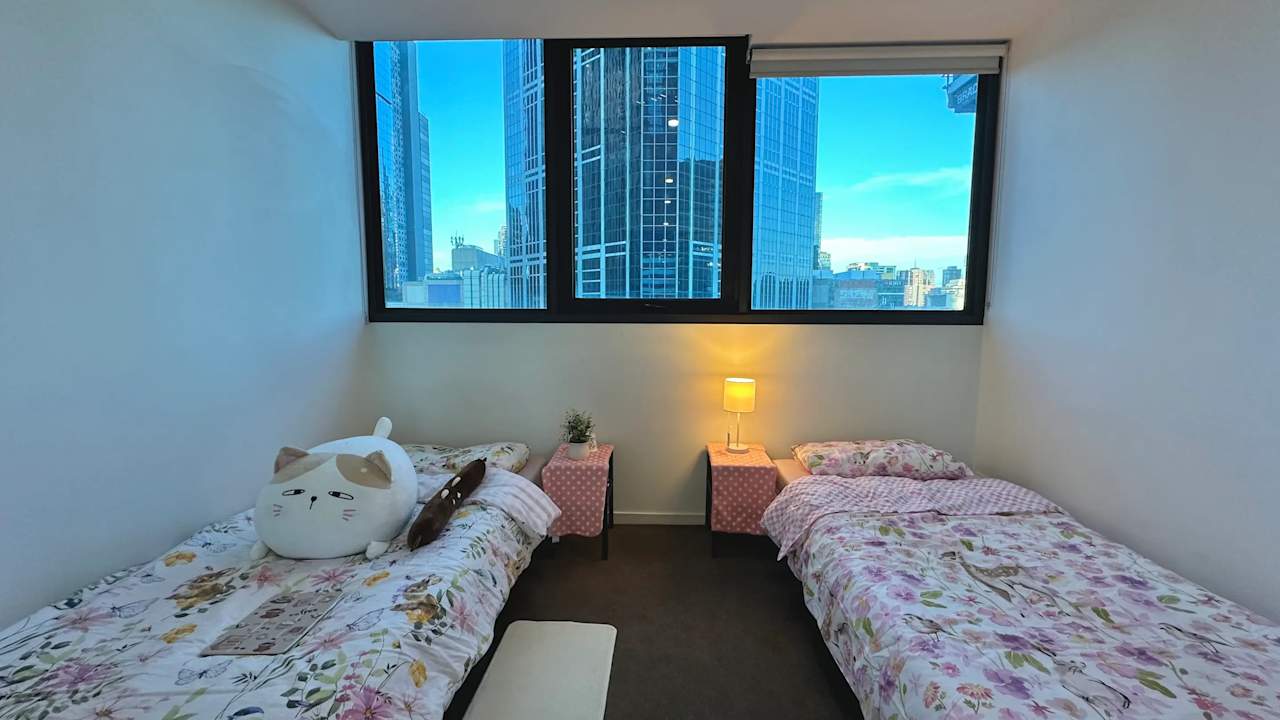 Furnished room with ensuite in a flatshare