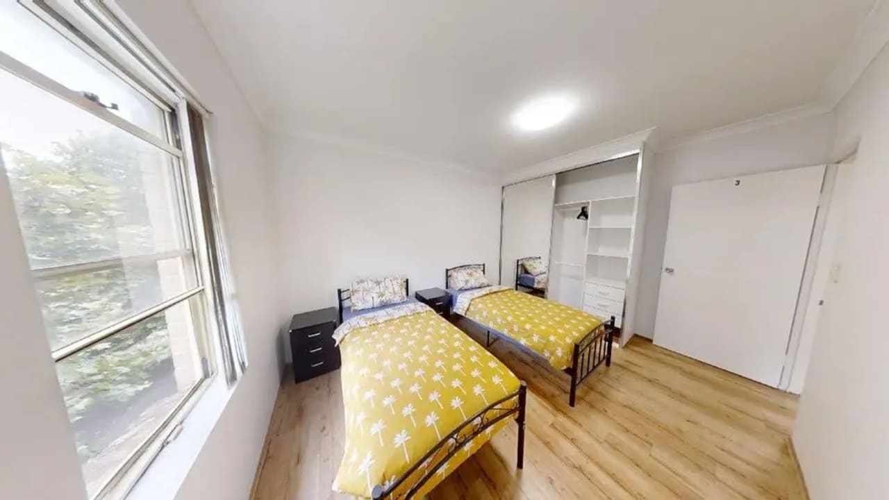 Furnished room in a flatshare