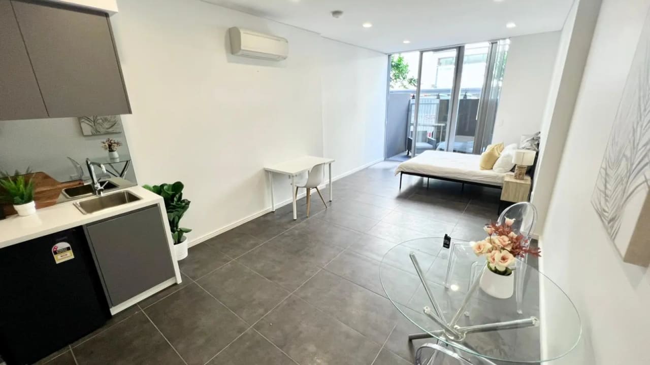Room studio flat for rent